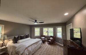 A Warm Woodland Retreat in the Heart of Highlands - Highlands, North Carolina