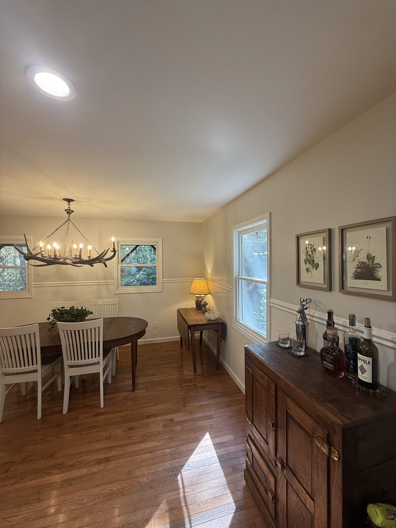 A Warm Woodland Retreat in the Heart of Highlands - Highlands, North Carolina