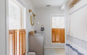 Modern Country Escape on a 117-Acre Farm - Livingston Manor, New York