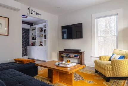 Modern Country Escape on a 117-Acre Farm - Livingston Manor, New York