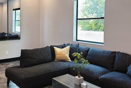 Stylish Chandler Escape with Outdoor Kitchen & Cinema Room - Chandler, Arizona