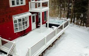 Modern Country Escape on a 117-Acre Farm - Livingston Manor, New York