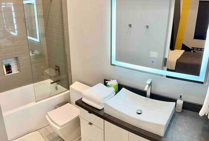 Stylish Chandler Escape with Outdoor Kitchen & Cinema Room - Chandler, Arizona