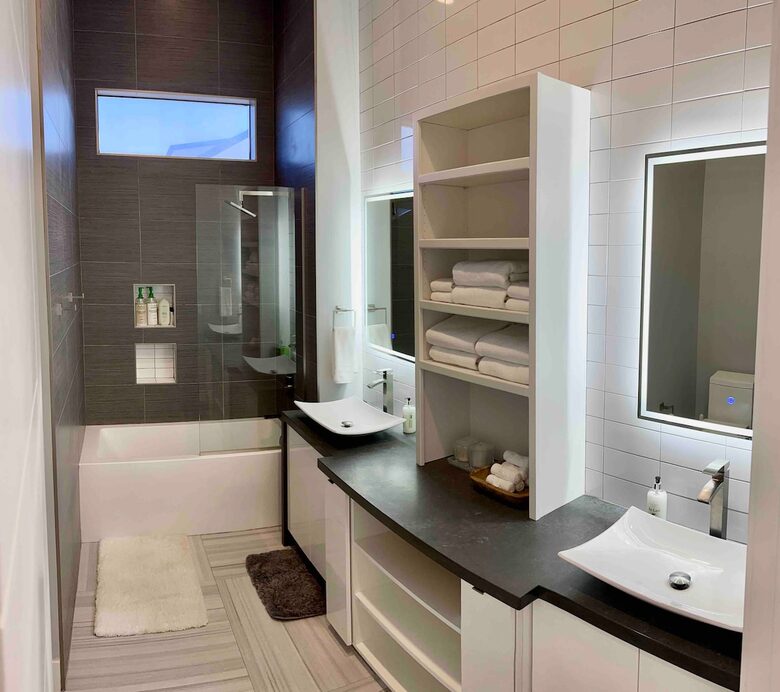 Stylish Chandler Escape with Outdoor Kitchen & Cinema Room - Chandler, Arizona