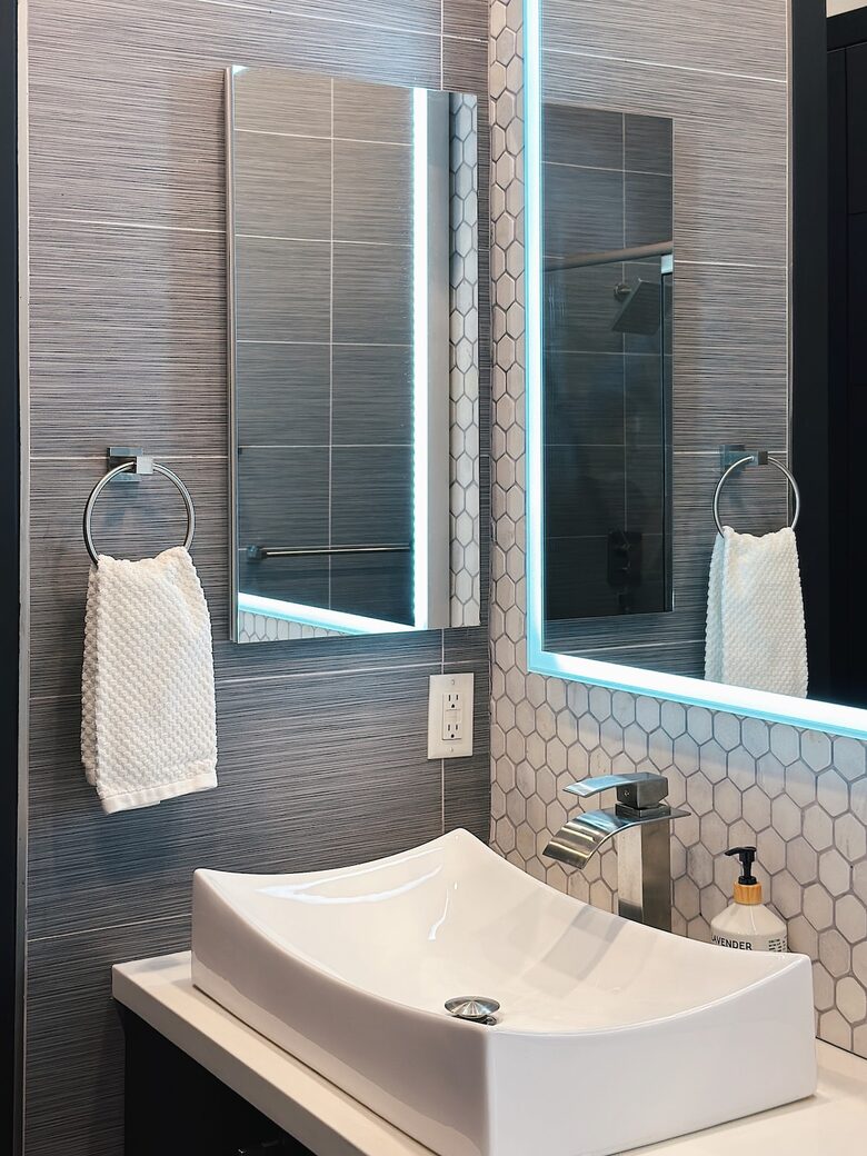 Stylish Chandler Escape with Outdoor Kitchen & Cinema Room - Chandler, Arizona