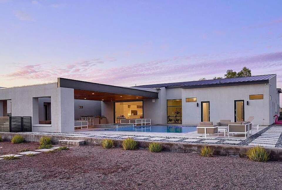 Stylish Chandler Escape with Outdoor Kitchen & Cinema Room - Chandler, Arizona