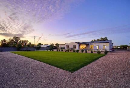 Stylish Chandler Escape with Outdoor Kitchen & Cinema Room - Chandler, Arizona