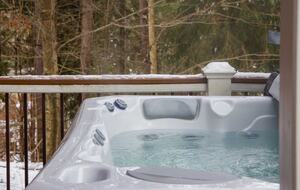 Modern Country Escape on a 117-Acre Farm - Livingston Manor, New York