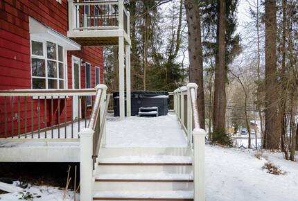 Modern Country Escape on a 117-Acre Farm - Livingston Manor, New York