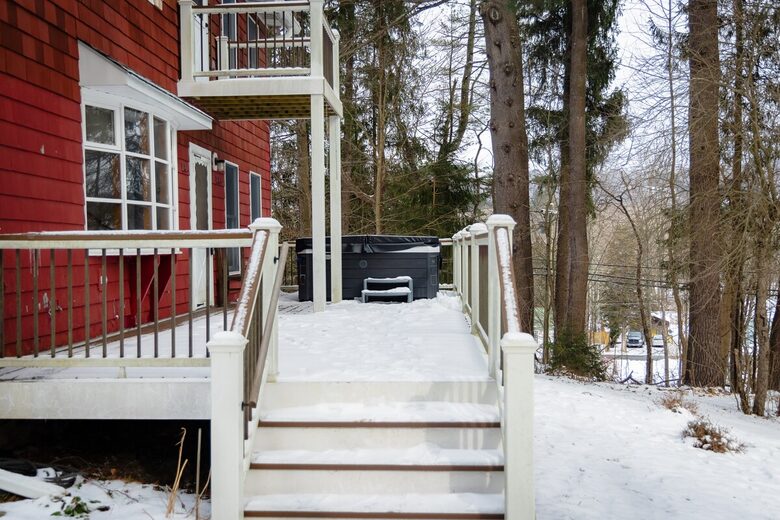 Modern Country Escape on a 117-Acre Farm - Livingston Manor, New York