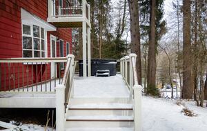 Modern Country Escape on a 117-Acre Farm - Livingston Manor, New York
