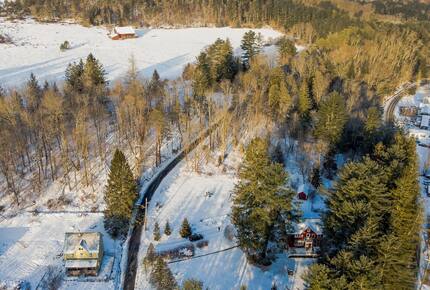 Modern Country Escape on a 117-Acre Farm - Livingston Manor, New York