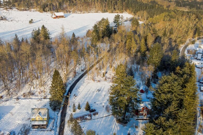 Modern Country Escape on a 117-Acre Farm - Livingston Manor, New York
