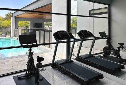 Stylish Chandler Escape with Outdoor Kitchen & Cinema Room - Chandler, Arizona