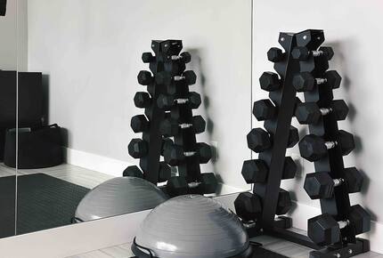 Stylish Chandler Escape with Outdoor Kitchen & Cinema Room - Chandler, Arizona