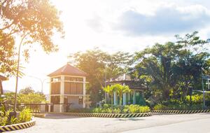 Security Gate to Bella Villa