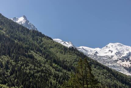 Stylish Chamonix Top-Floor Apartment with Mountain Charm - Chamonix-Mont-Blanc, France
