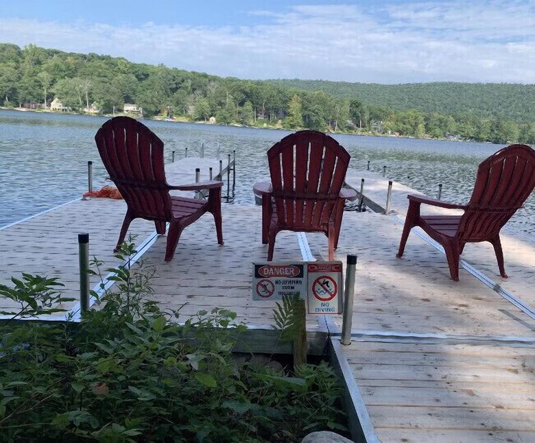 Peaceful Family Retreat on Lake Owassa - Newton, New Jersey