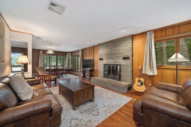 Peaceful Family Retreat on Lake Owassa - Newton, New Jersey