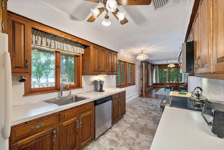 Peaceful Family Retreat on Lake Owassa - Newton, New Jersey