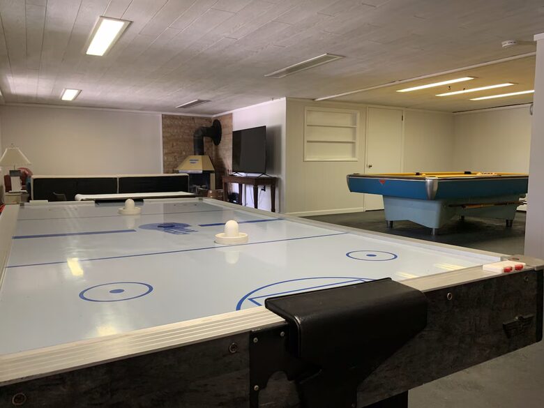 Peaceful Family Retreat on Lake Owassa - Newton, New Jersey