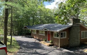 Peaceful Family Retreat on Lake Owassa - Newton, New Jersey