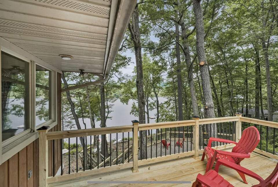 Peaceful Family Retreat on Lake Owassa - Newton, New Jersey