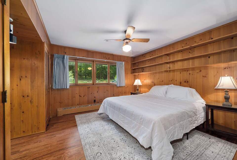 Peaceful Family Retreat on Lake Owassa - Newton, New Jersey