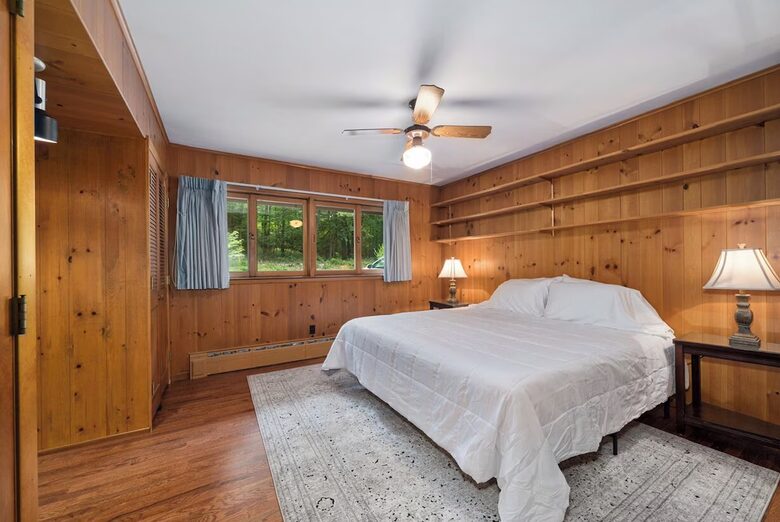 Peaceful Family Retreat on Lake Owassa - Newton, New Jersey