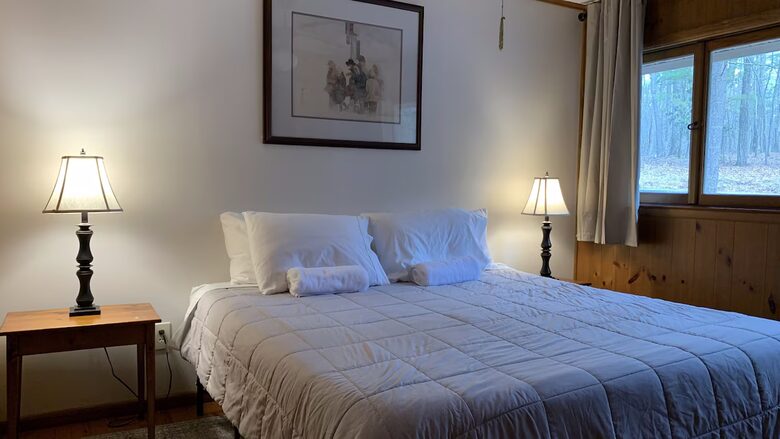 Peaceful Family Retreat on Lake Owassa - Newton, New Jersey