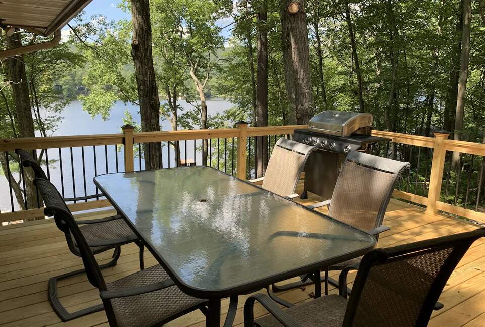 Peaceful Family Retreat on Lake Owassa - Newton, New Jersey