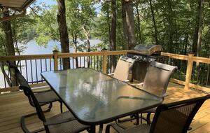 Peaceful Family Retreat on Lake Owassa - Newton, New Jersey