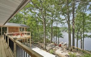 Peaceful Family Retreat on Lake Owassa - Newton, New Jersey