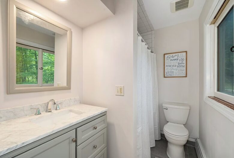 Peaceful Family Retreat on Lake Owassa - Newton, New Jersey