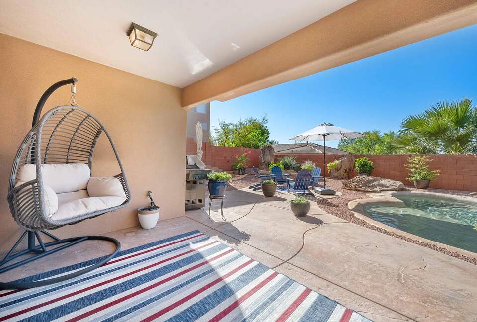 Red Rock Escape with Private Pool - St. George, Utah