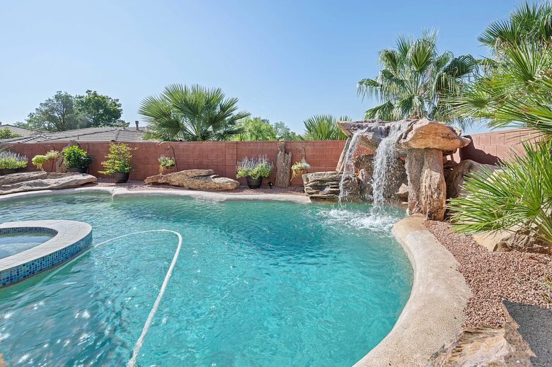 Red Rock Escape with Private Pool - St. George, Utah