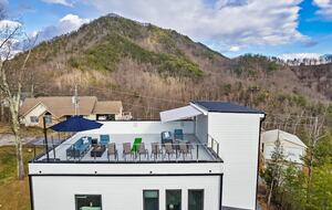 Modern Sevierville Escape | Mountain Views & Multi-Level Living - Sevierville, Tennessee