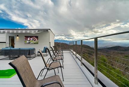 Modern Sevierville Escape | Mountain Views & Multi-Level Living - Sevierville, Tennessee