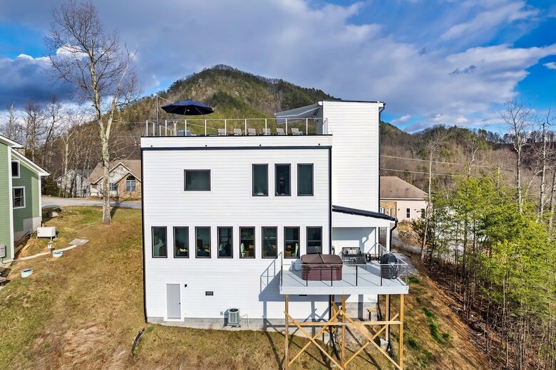 Modern Sevierville Escape | Mountain Views & Multi-Level Living - Sevierville, Tennessee