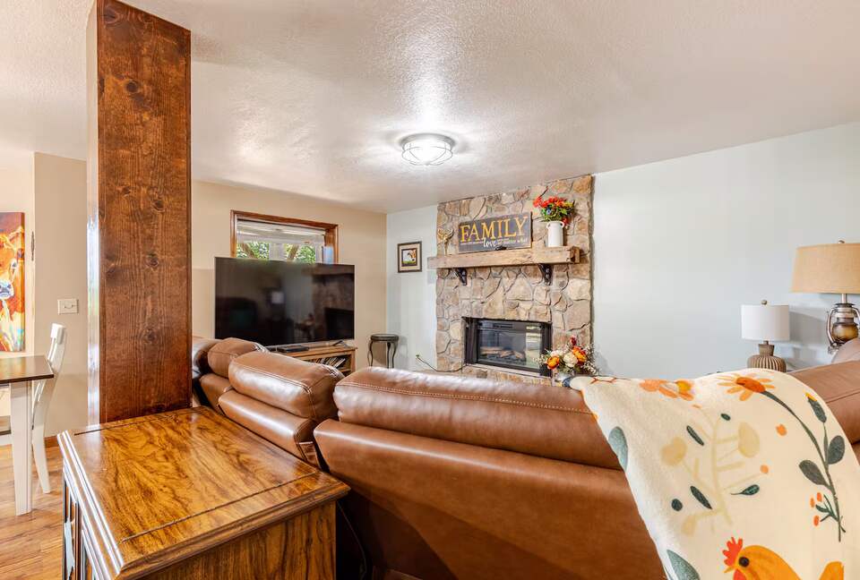 Spacious North Carolina Escape with Hot Tub & Fire Pit - Franklin, North Carolina