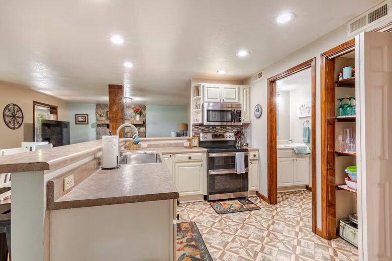 Spacious North Carolina Escape with Hot Tub & Fire Pit - Franklin, North Carolina