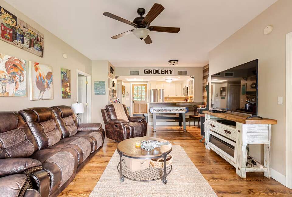 Spacious North Carolina Escape with Hot Tub & Fire Pit - Franklin, North Carolina