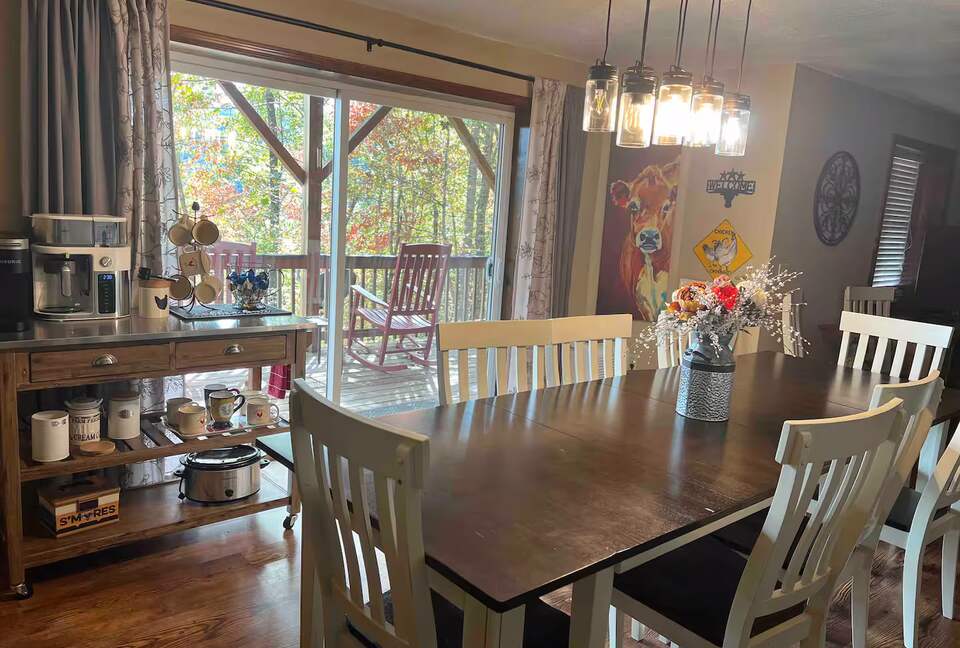 Spacious North Carolina Escape with Hot Tub & Fire Pit - Franklin, North Carolina