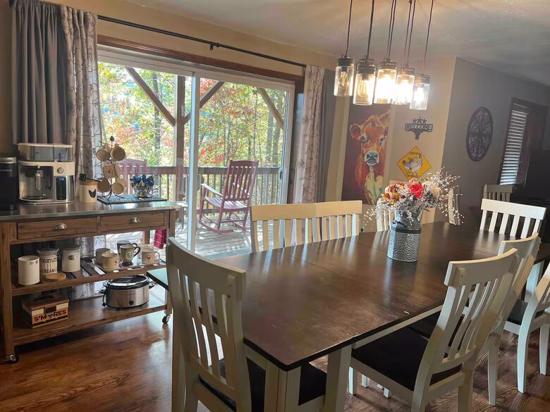 Spacious North Carolina Escape with Hot Tub & Fire Pit - Franklin, North Carolina