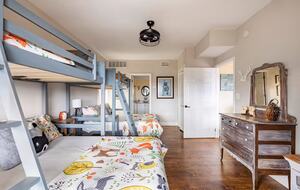 Spacious North Carolina Escape with Hot Tub & Fire Pit - Franklin, North Carolina