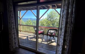 Spacious North Carolina Escape with Hot Tub & Fire Pit - Franklin, North Carolina
