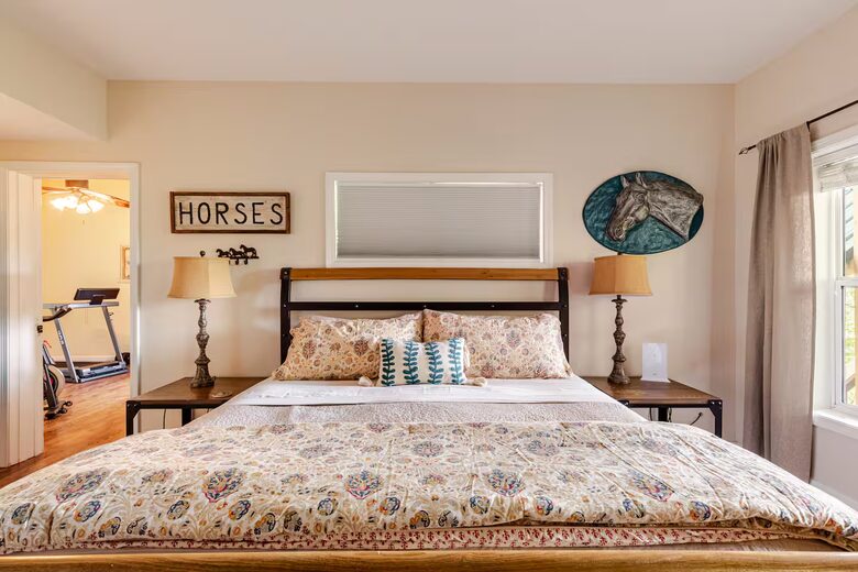 Spacious North Carolina Escape with Hot Tub & Fire Pit - Franklin, North Carolina