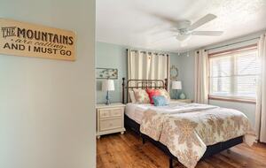 Spacious North Carolina Escape with Hot Tub & Fire Pit - Franklin, North Carolina