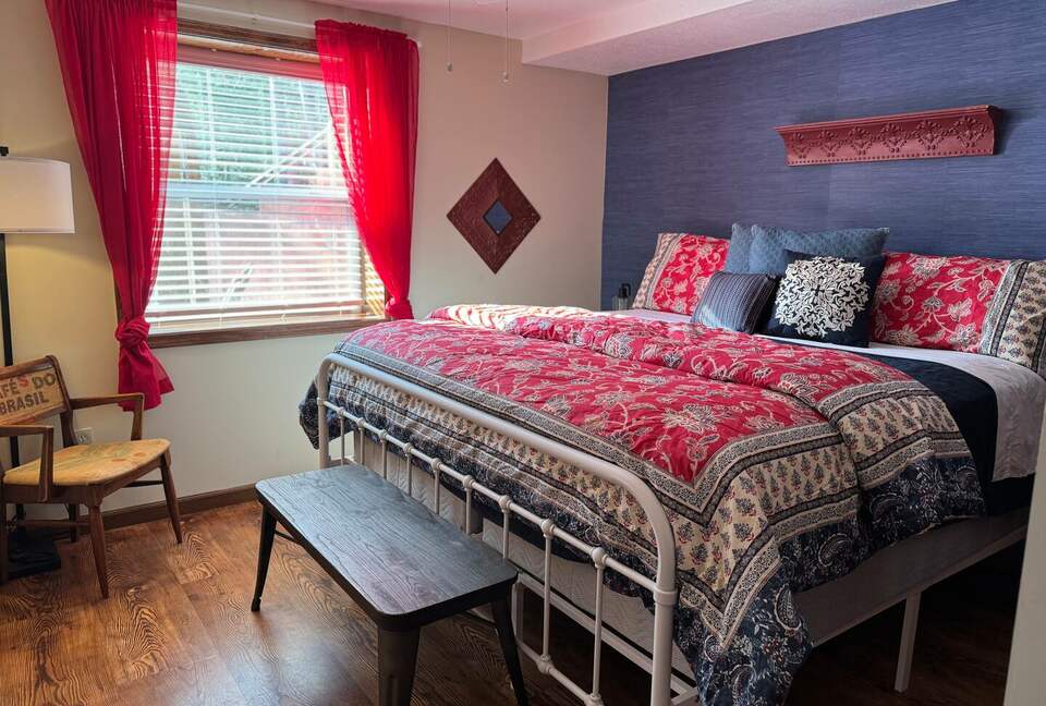 Spacious North Carolina Escape with Hot Tub & Fire Pit - Franklin, North Carolina