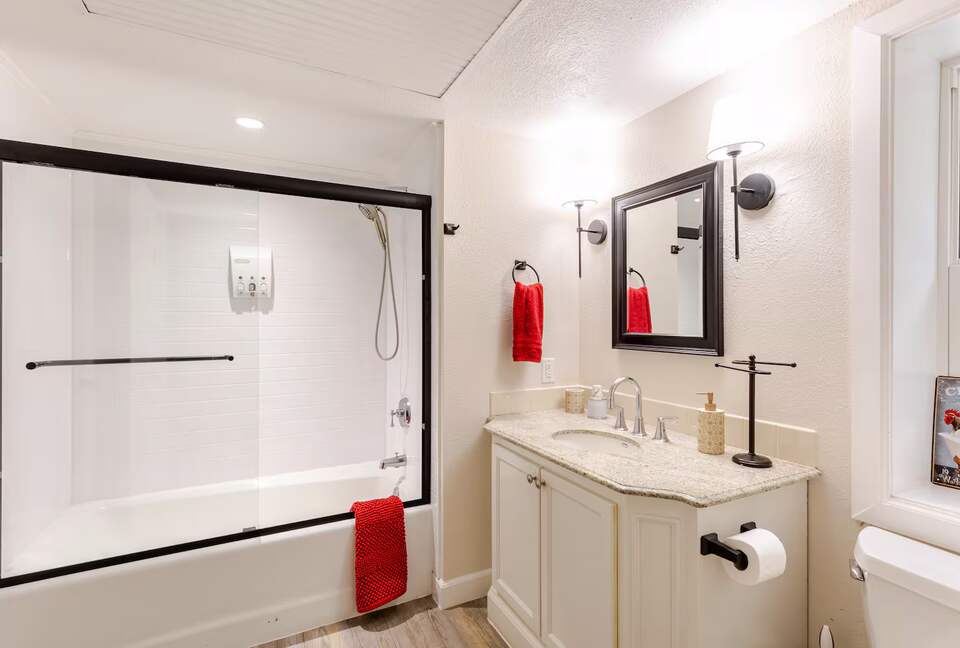 Spacious North Carolina Escape with Hot Tub & Fire Pit - Franklin, North Carolina